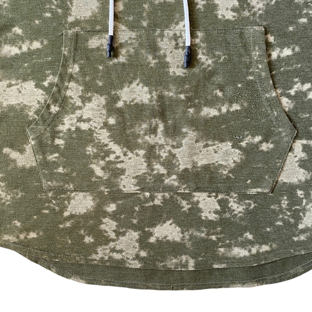 Carbon men’s large camouflage short sleeve hooded shirt with a kangaroo pocket - Picture 4 of 10